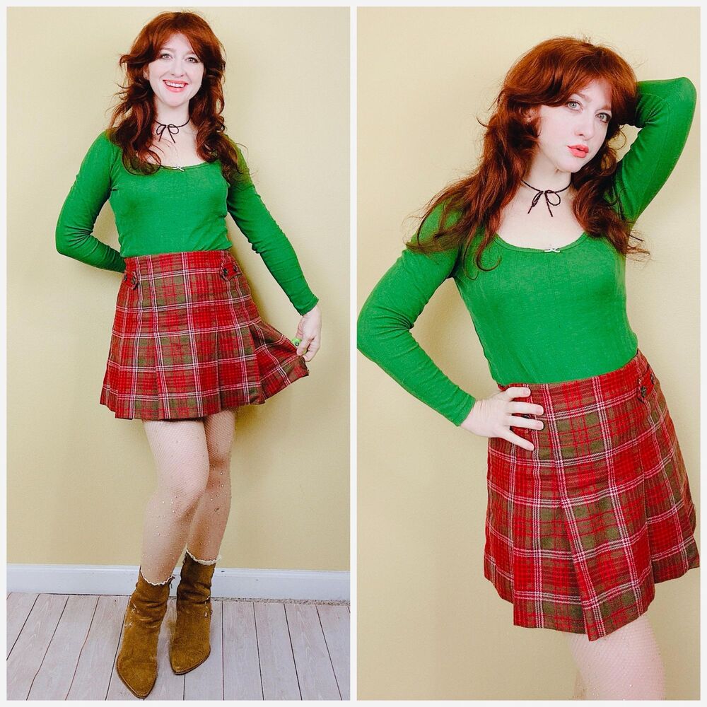 1990s Vintage Gap Red and Green Plaid Skirt / 90s Schoolgirl Pleated Mini Medium